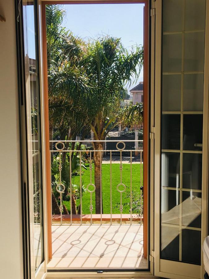 Casa Vacanze Isolotto Isola delle Femmine Exterior foto
